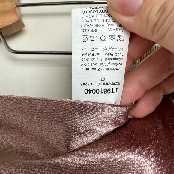 Satin Midi Skirt in Dusty Pink Size S - Picture 8 of 11